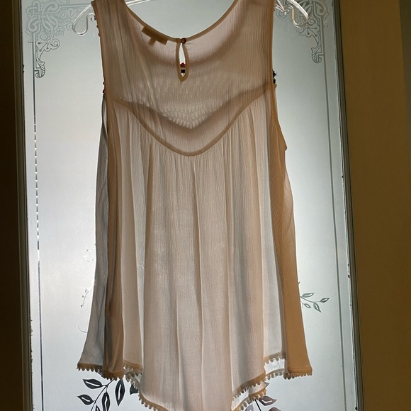 European style white top Capri look - Picture 3 of 3